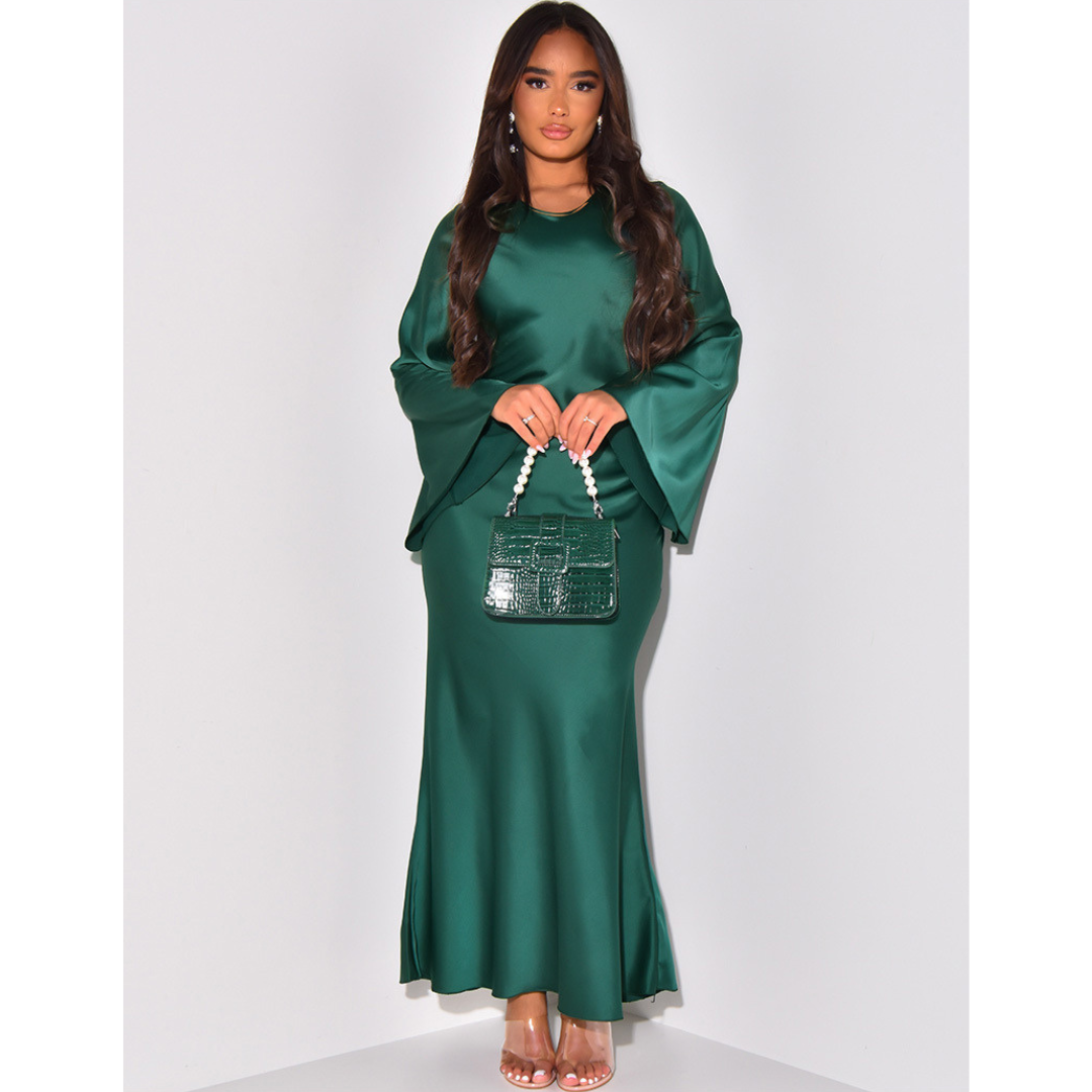 ARIANA™ – Robe longue ajustée en satin élégant avec liens à nouer au dos