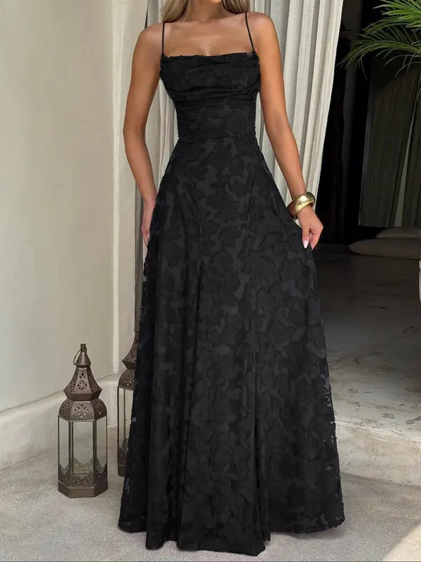 XENIA™ - Longue Robe Élégante en Dentelle à Dos Nu, Coupe Ajustée pour Occasions Spéciales et Soirées