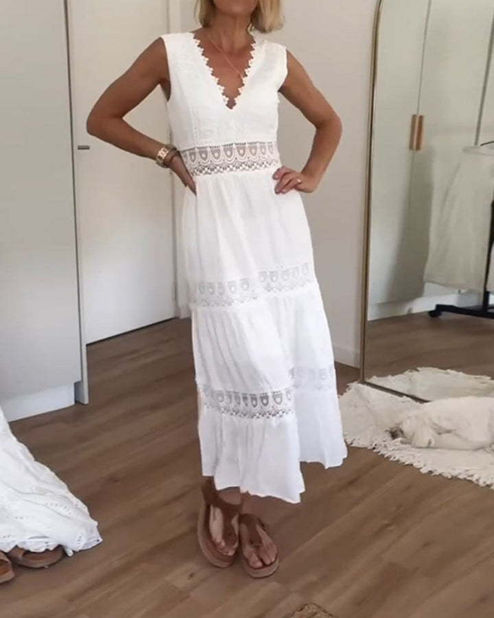 Kim | Robe en dentelle à col en V (Bientôt en rupture de stock)