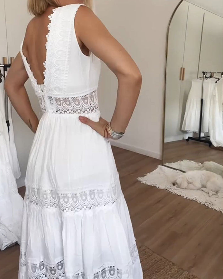 Kim | Robe en dentelle à col en V (Bientôt en rupture de stock)