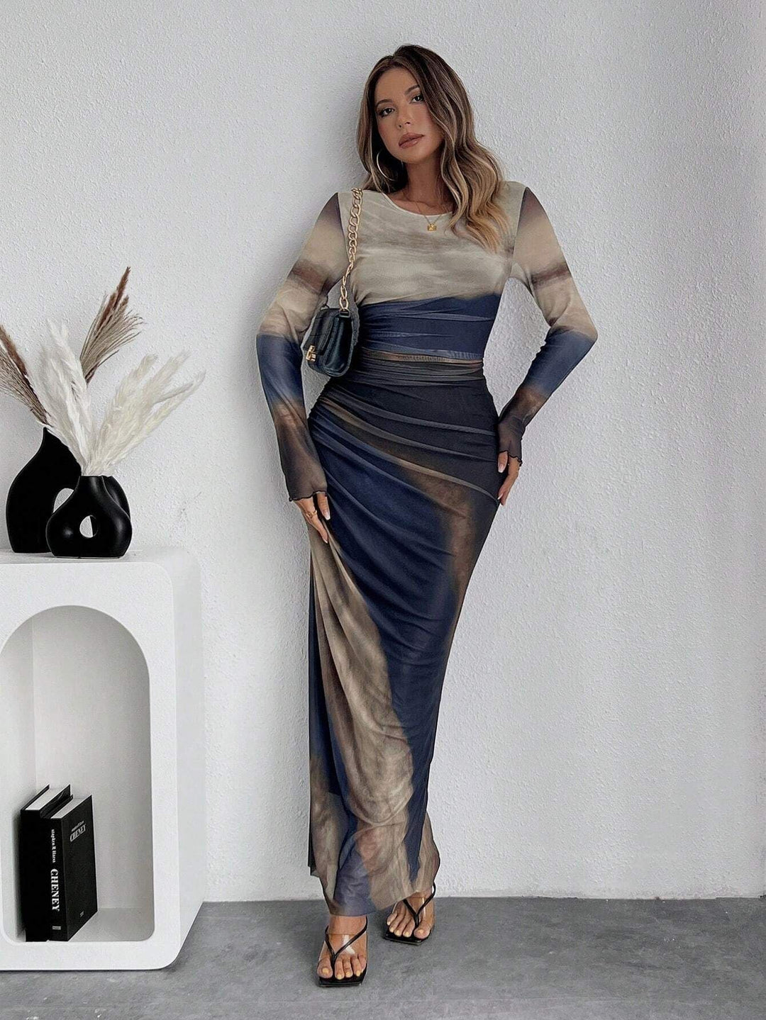 TORINA™ - Robe longue moulante à col rond et manches longues imprimée et confortable