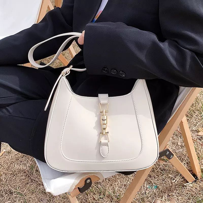 Sac à main fourre-tout porté épaule avec pochette classique